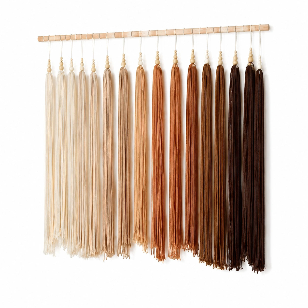 Wandbehang 100 x 110 cm aus Baumwolle in Beige Braun mit Holzstab und Quasten im Boho-Stil